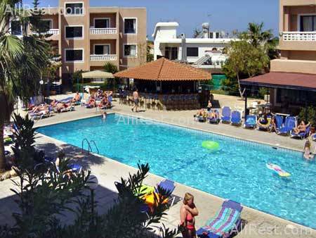 Damon Hotel Apts 4